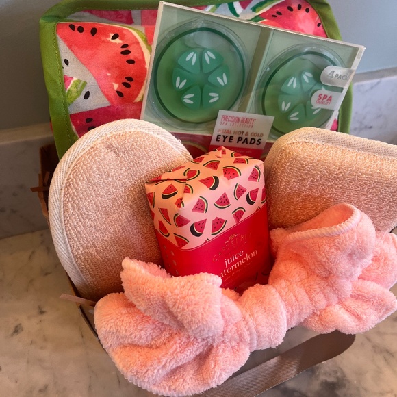 Watermelon 🍉 Handmade Cosmetic/ Spa Bag with Pamper items - Picture 1 of 9